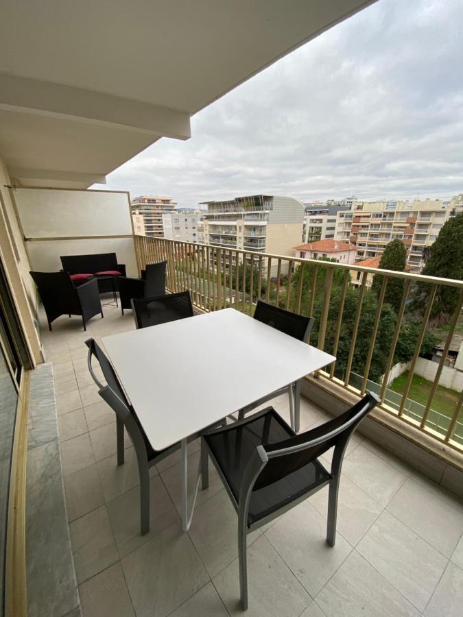 Superbe Appartement Renove A Neuf A 100M De La Mer Juan-les-Pins Exterior photo